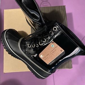 NWT Sorel 1964 Premium Black Patent